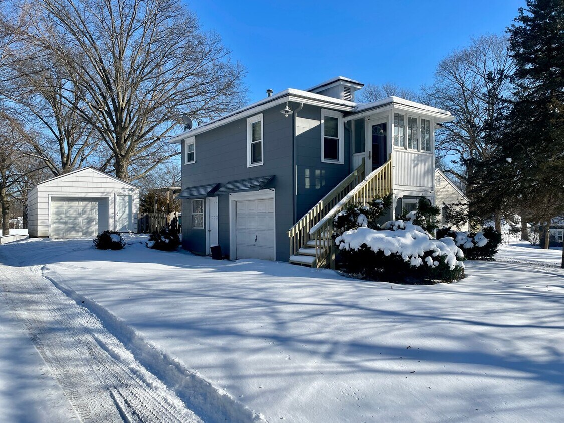 Primary Photo - 711 Terrace Rd