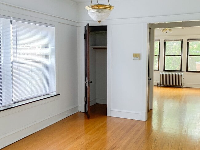 Foto del edificio - 1448 W Cornelia Ave