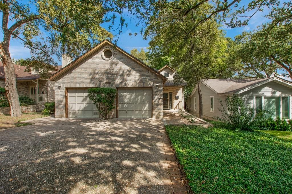 Primary Photo - 2208 Indian Trail