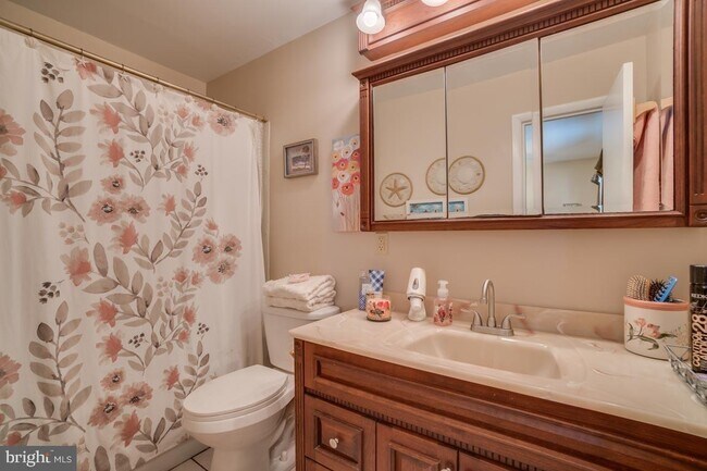 Building Photo - 323 Monroe Bay Ave