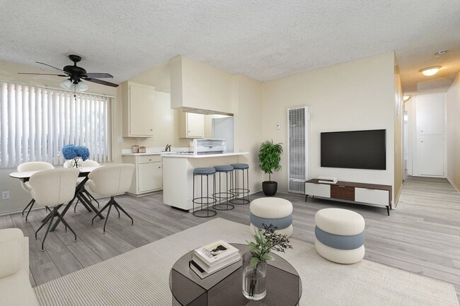 Foto del edificio - 530 N Wilson Ave