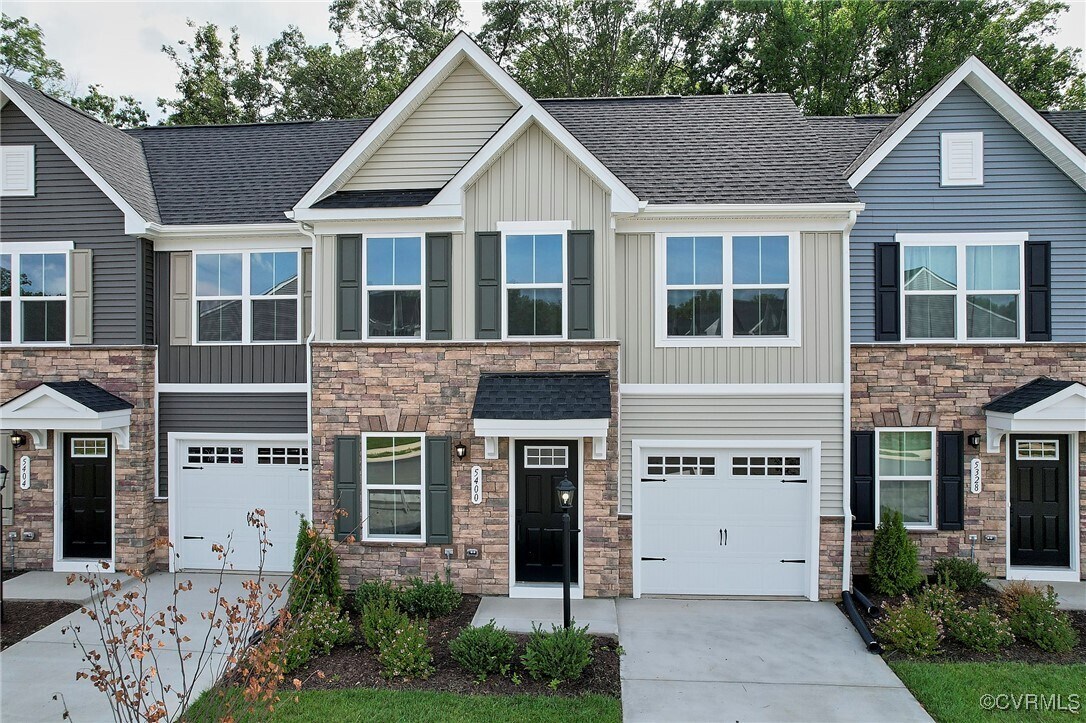 Foto principal - 5400 Addison Gate Dr