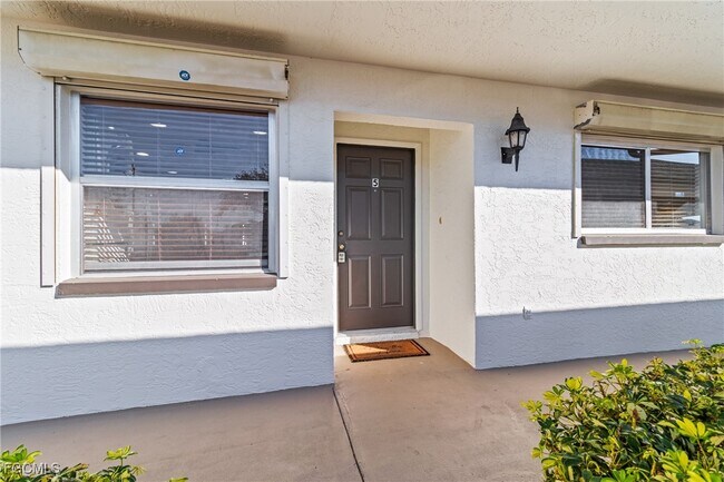 Foto del edificio - 1429 Cape Coral Pkwy W