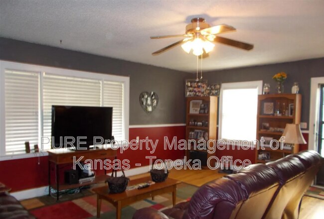 Foto del edificio - 214 NW Broadmoor Ave