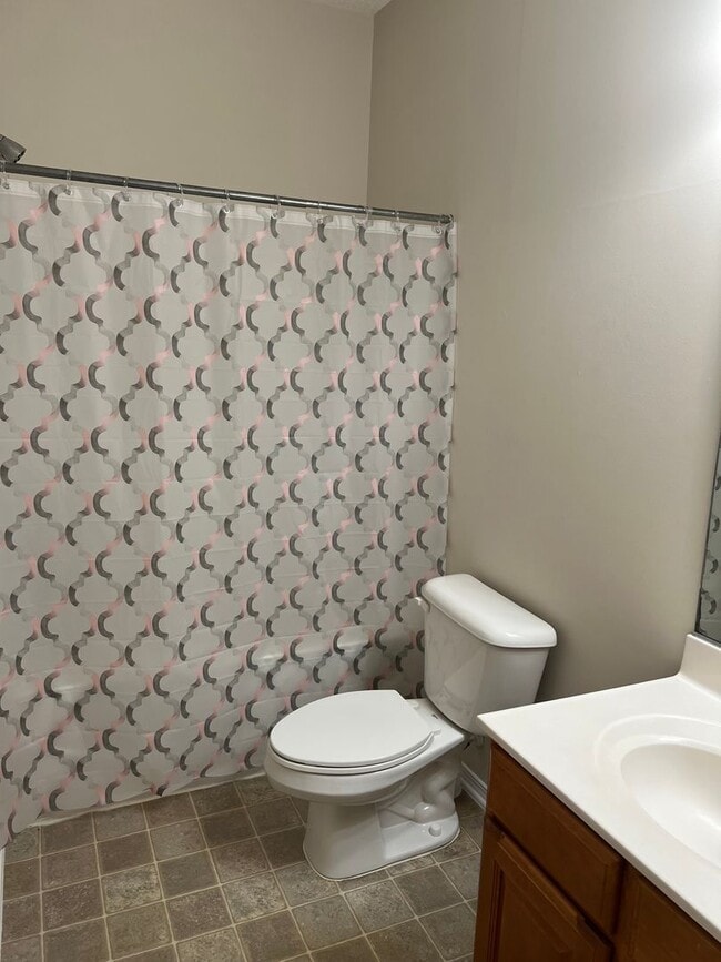 Building Photo - Spacious 3BR/3BA Townhome in Kiskadee Parke