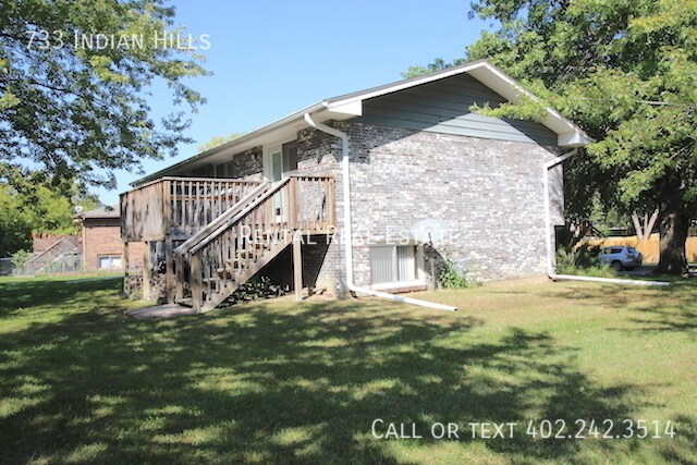Building Photo - 733 Indian Hills Dr