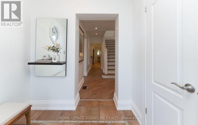 Photo du bâtiment - 174 Woburn Ave