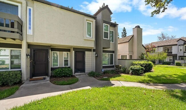 Foto del edificio - 16429 Westbrook Ln