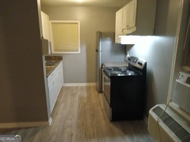 Foto del edificio - 2072 Mutual Ave