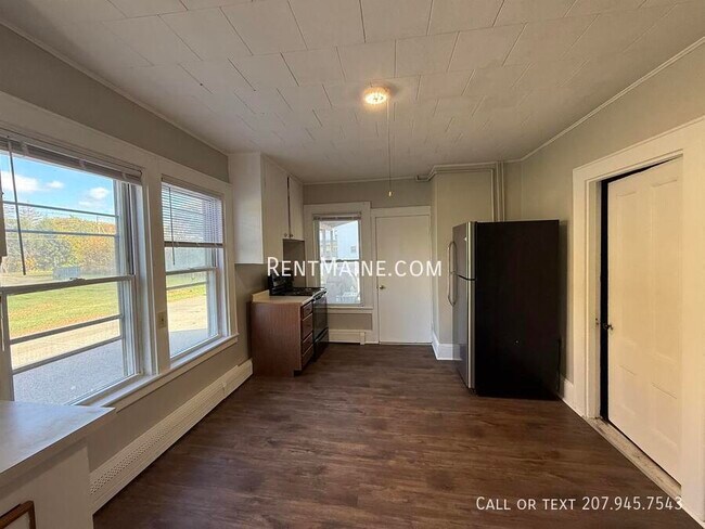 Foto del edificio - 600 S Main St