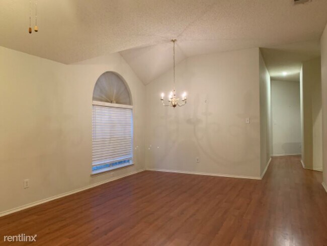 Building Photo - 3 br, 2 bath House - 1117 Belmont Dr