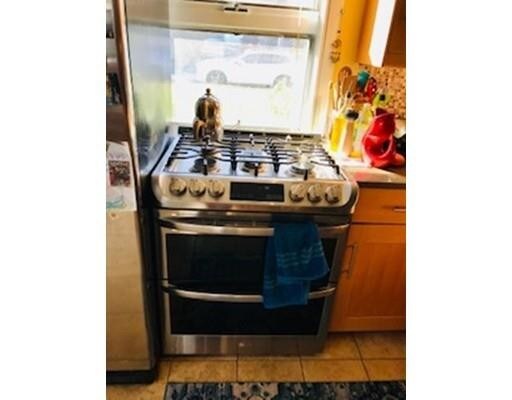 Foto del edificio - 27 Porter Rd