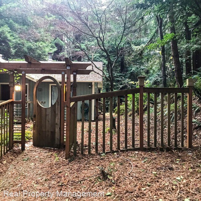 Building Photo - 2 br, 1.5 bath House - 1325 Mill Creek Rd