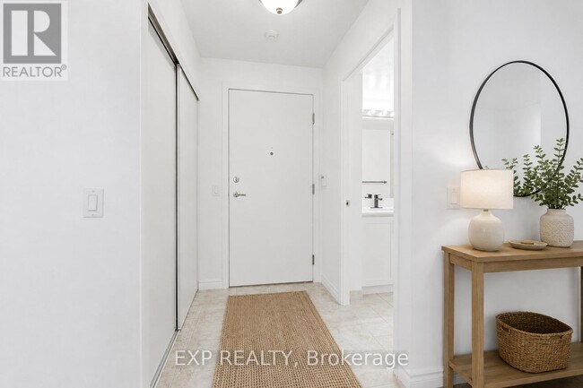 Building Photo - 25 Kingsbridge Garden Cir