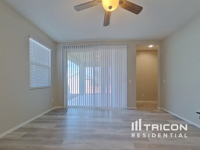 Foto del edificio - 31062 W Mulberry Dr