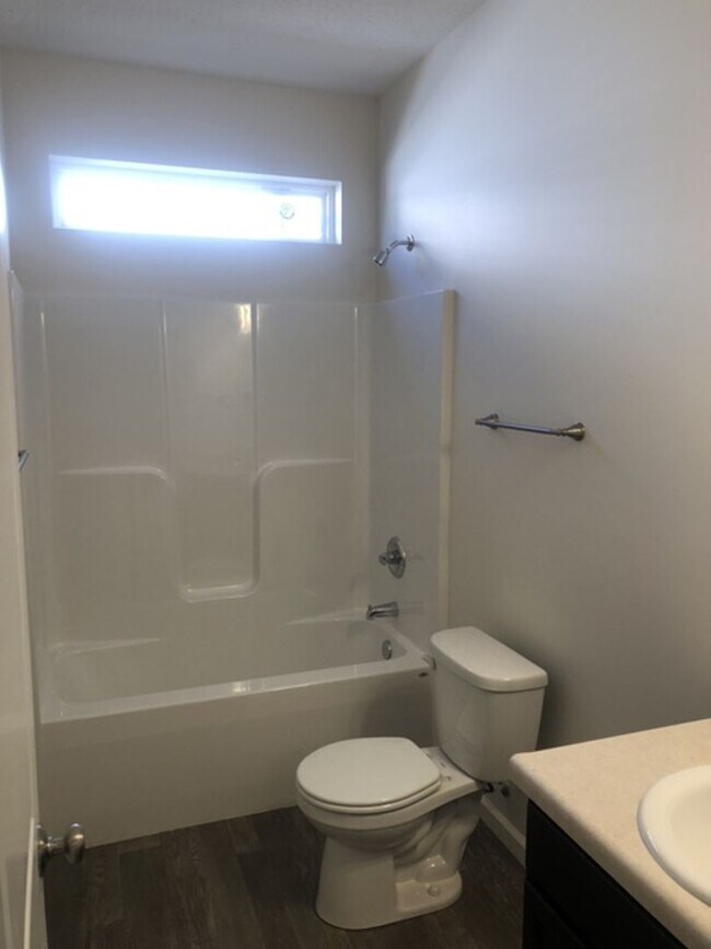 Foto del edificio - AVALON BLUFF...3 Bedroom 2 Bath