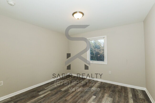 Interior Photo - 166 Anderson Ave NW, Atlanta, GA 30314