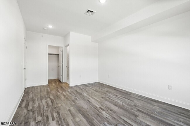 Building Photo - 79 4th Ave