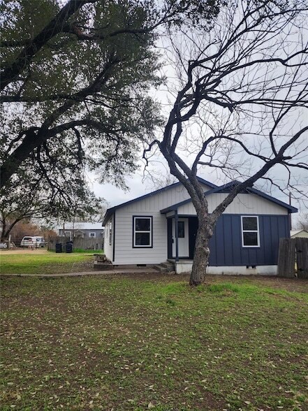 Foto del edificio - 928 E Cameron Ave