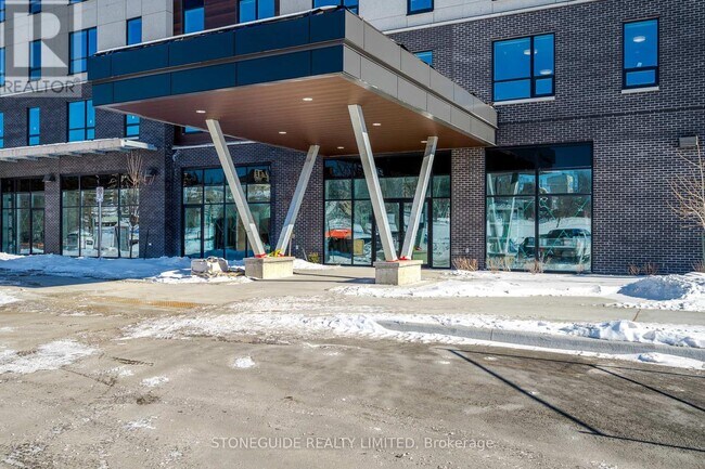 Building Photo - 203-555 BONACCORD St