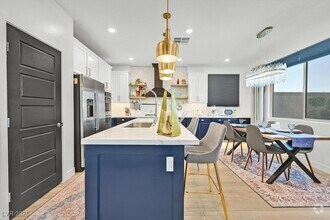Building Photo - 696 Rogue Wave St