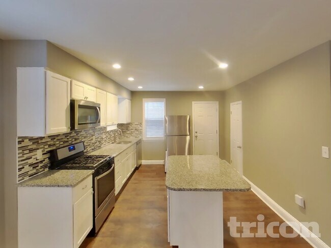 Building Photo - 3017 Lavender Ave