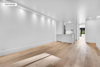 Building Photo - 130 W 79th St