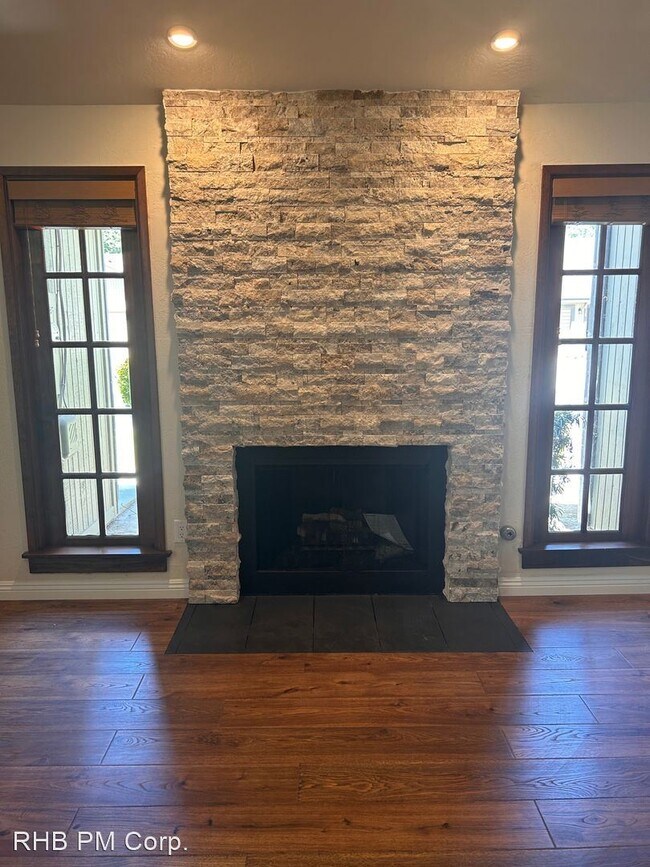 Foto del edificio - 2 br, 2 bath House - 2526 E Tulare Ave