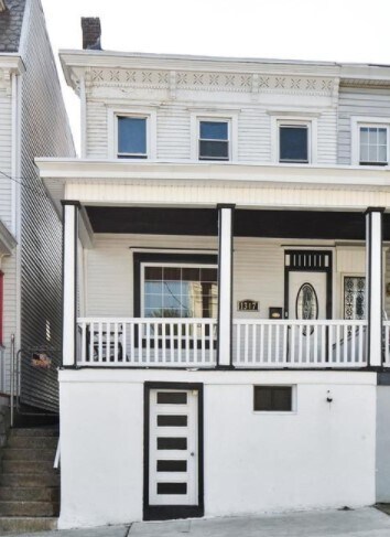 Building Photo - 1317 W Norwegian St