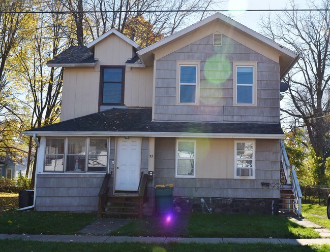 Building Photo - 92 Cherry St
