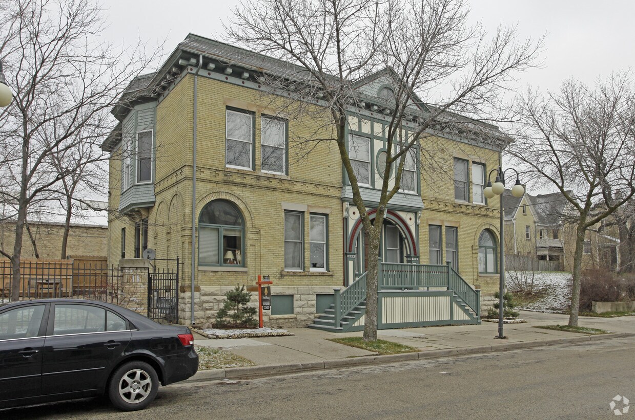 Primary Photo - 224 W Vine St