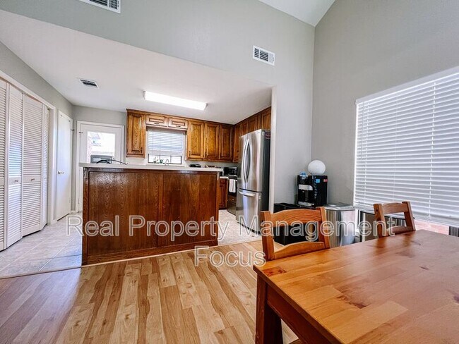 Foto del edificio - 1536 Timber Creek Rd