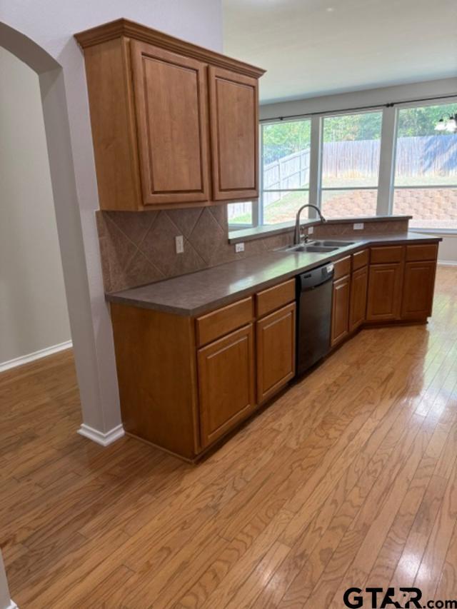 Foto del edificio - 625 Winding Brook Ln