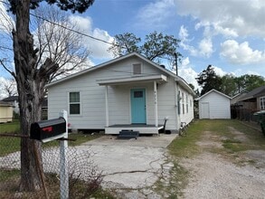 Building Photo - 9210 E Ave O