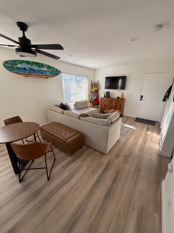 Building Photo - 23335 La Crescenta