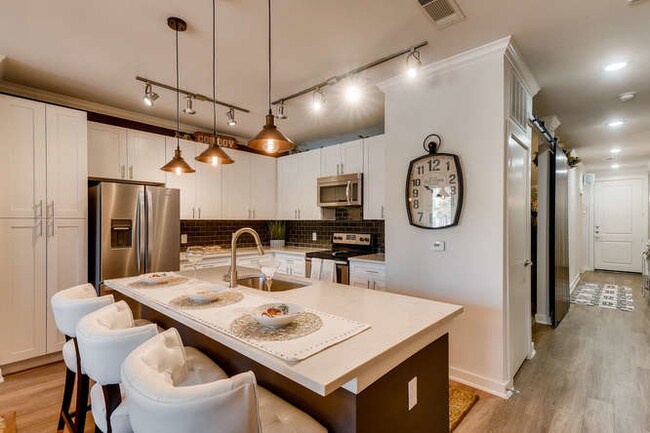 Foto del edificio - 1900 Barton Springs, Unit #2042