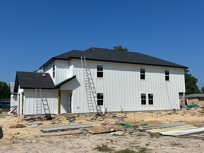 Building Photo - 8437 Harvard Dr