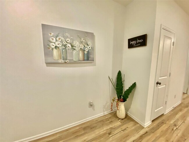 Foto del edificio - 3724 Moss Hl Rd