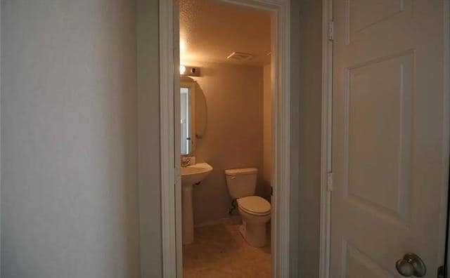 Building Photo - 4028 Thoroughbred Trail