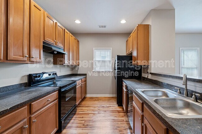 Foto del edificio - 1145 Lookout Ave NW