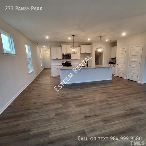 Building Photo - 273 Pansy Pk