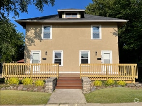 Building Photo - 404 N 64th St