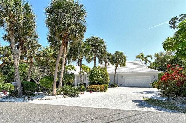 Foto del edificio - 2800 Casey Key Rd