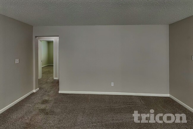 Building Photo - 1836 Farm Meadow Dr