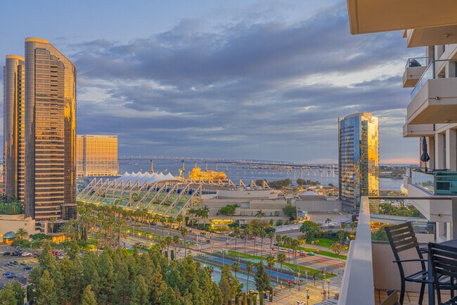 Foto del edificio - 550 Front St