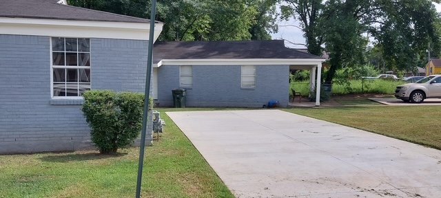 Building Photo - 2565 Peres Ave