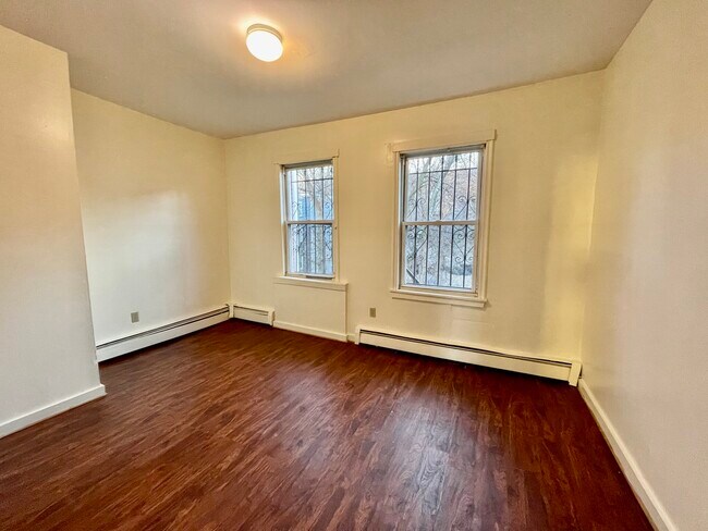 Building Photo - 1576 Tremont St
