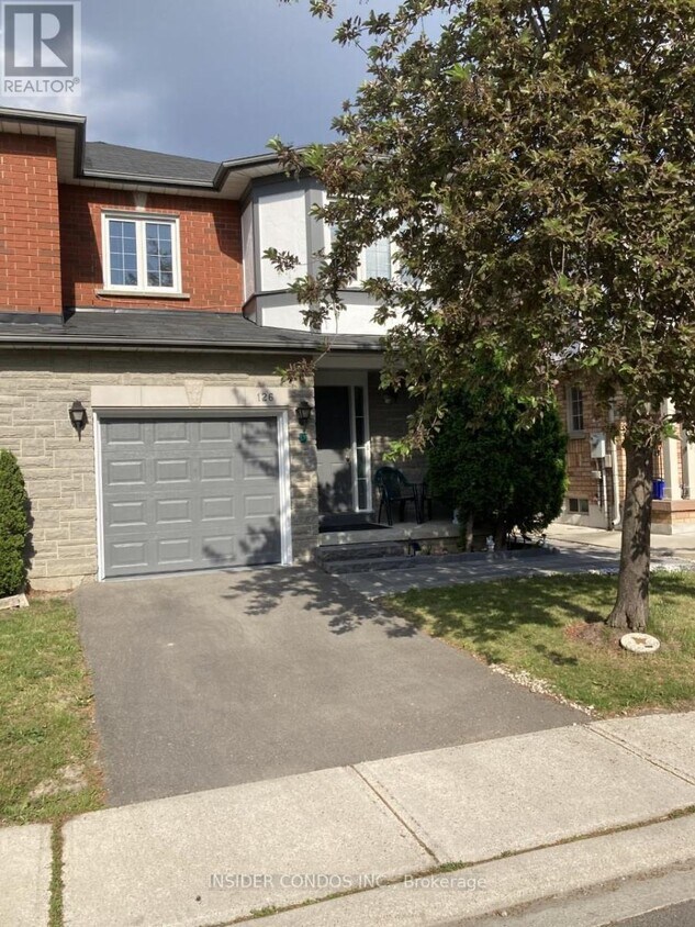 Primary Photo - 126 Pinedale Gate