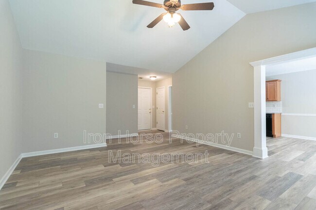 Building Photo - 121 Cedar Rock Trace