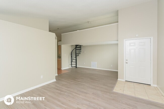 Foto del edificio - 908 Palm Forest Ln